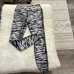Good American Zebra Stripe Leggings